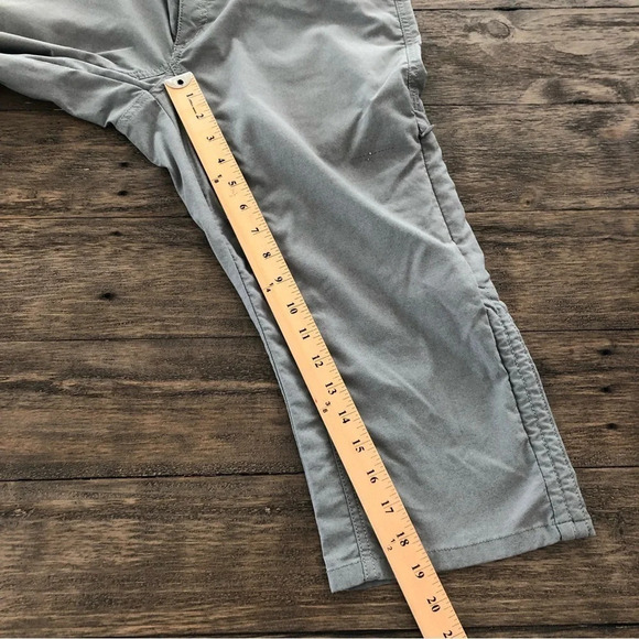 Kuhl Womens size 8 Cropped Stretch Pants Active Camping Hiking Green Gray zipper - Picture 4 of 9